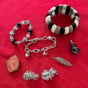 Stylish Bracelet and Jewelry Set